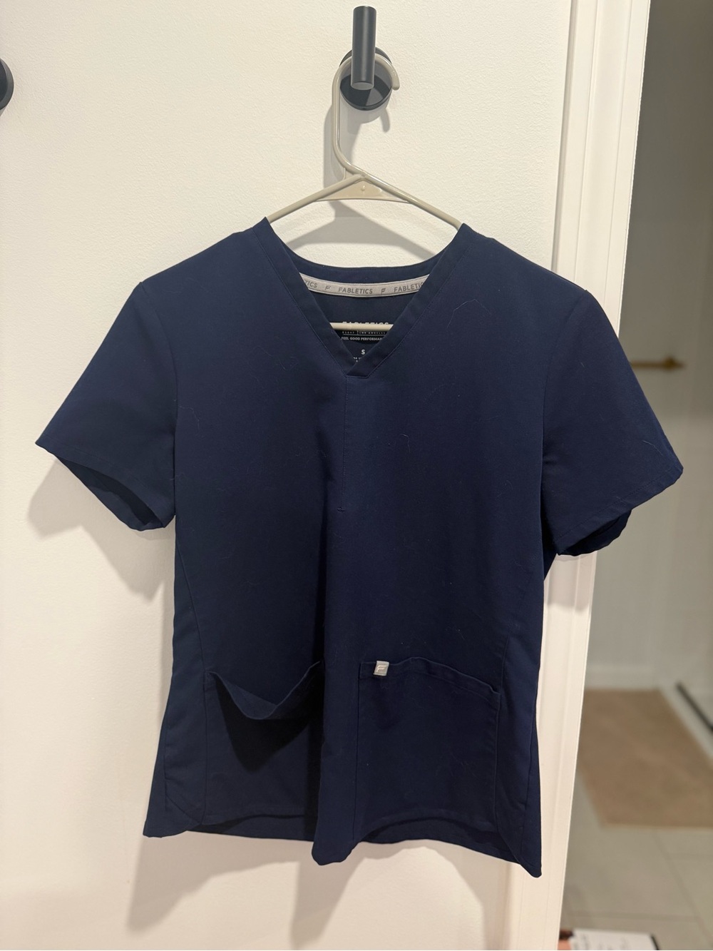 Fabletics Navy V-Neck Short Sleeve Scrub Top